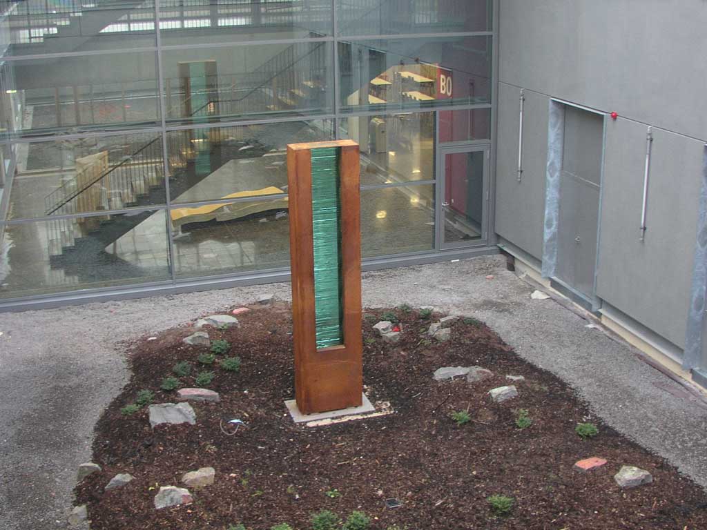 Wellenförmige Glasstele, Kaiserslautern